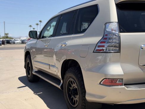 Used 2014 Lexus GX 460 Luxury AWD/4WD image 13