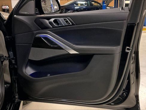 Used 2025 BMW X6 xDrive40i w/ Climate Comfort Package image 22