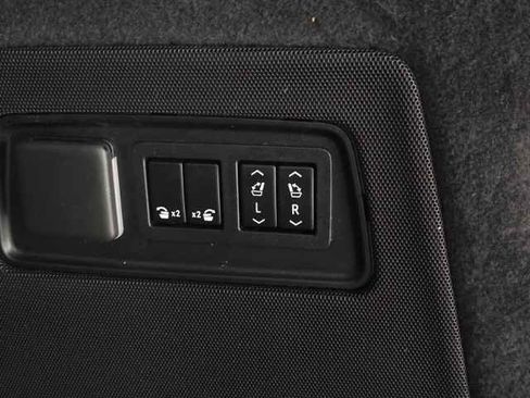 Used 2021 Cadillac Escalade Premium Luxury Platinum image 7