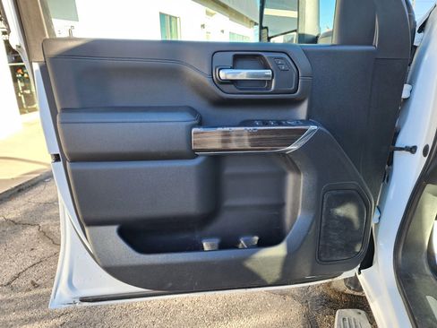 Used 2023 Chevrolet Silverado 2500 LT w/ Convenience Package image 11