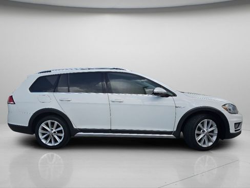 Used 2018 Volkswagen Golf Alltrack S AWD/4WD image 23