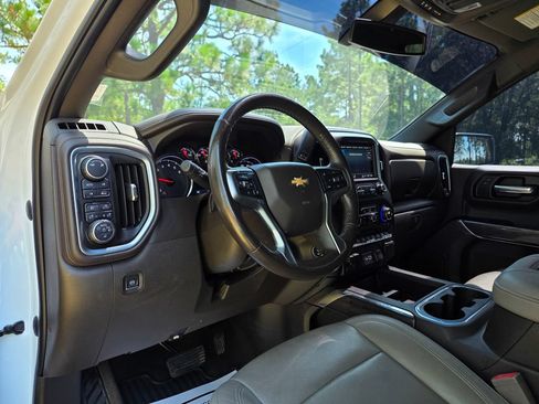 Used 2019 Chevrolet Silverado 1500 LTZ w/ LTZ Texas Edition AWD/4WD image 12