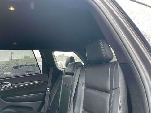 Used 2019 Jeep Grand Cherokee Limited image 12