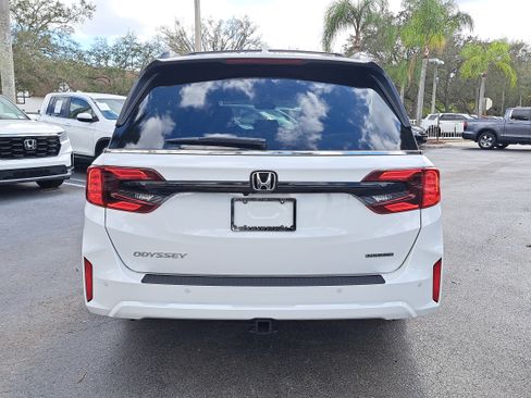 New 2026 Honda Odyssey Touring image 5