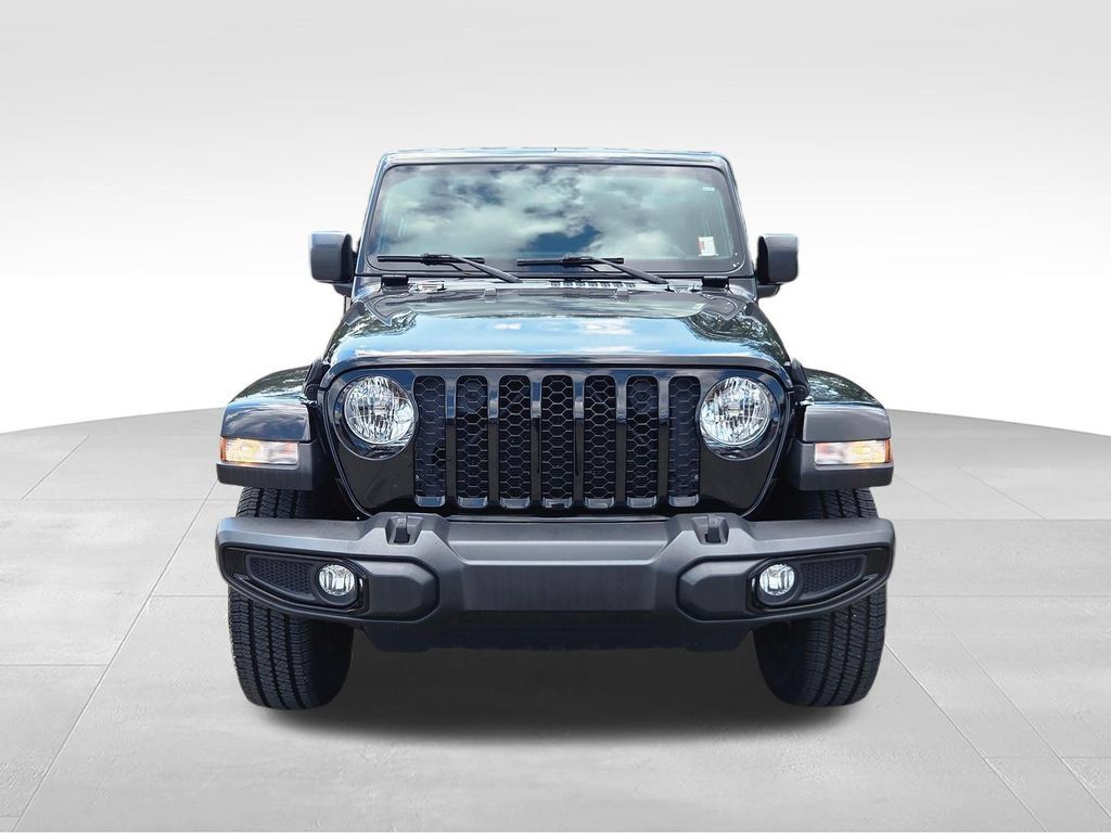 Used 2022 Jeep Gladiator Sport AWD/4WD image 2