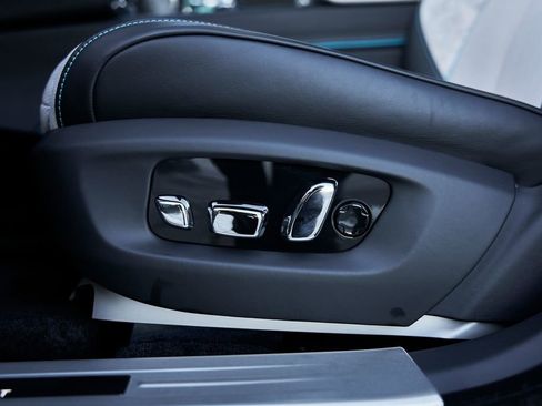 Used 2025 Rolls-Royce Ghost AWD/4WD image 43