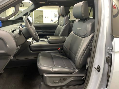 New 2025 Ford Expedition Max Platinum w/ Stealth Performance Package image 28