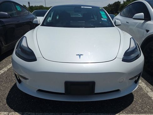 Used 2023 Tesla Model 3 Standard Range RWD image 2