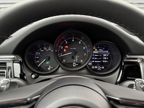 New 2026 Porsche Macan image 23