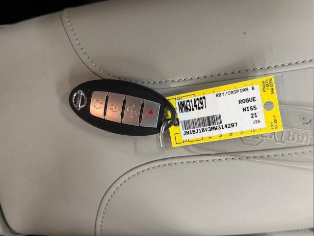 Used 2021 Nissan Rogue Sport SV FWD image 34
