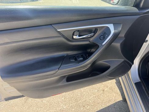 Used 2016 Nissan Altima 2.5 SR image 14