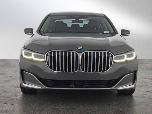 Used 2020 BMW 745e xDrive AWD/4WD image 8