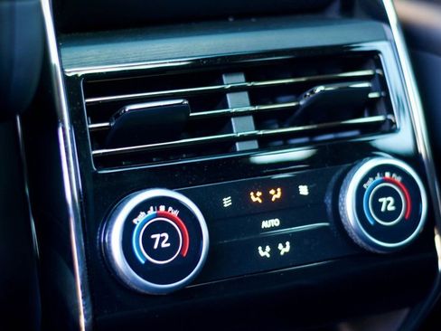 Used 2024 Land Rover Range Rover Sport SE image 39