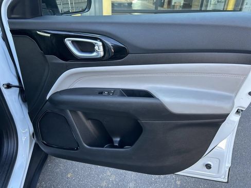 Certified 2025 Jeep Compass Limited AWD/4WD image 34