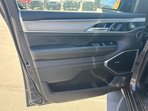 New 2026 Jeep Grand Wagoneer image 8