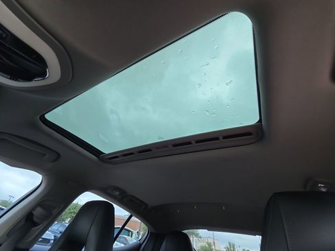 Used 2012 Porsche Panamera 4 image 21