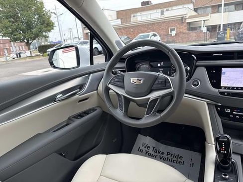 Certified 2023 Cadillac XT5 Premium Luxury AWD/4WD image 35