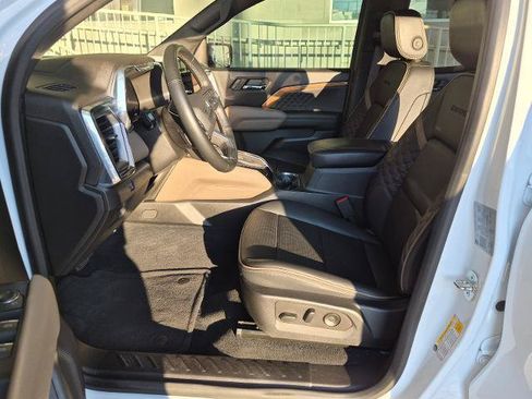 Used 2023 GMC Canyon Denali AWD/4WD image 16