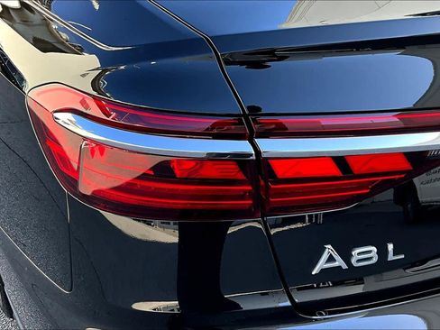 Used 2023 Audi A8 L 3.0T image 28