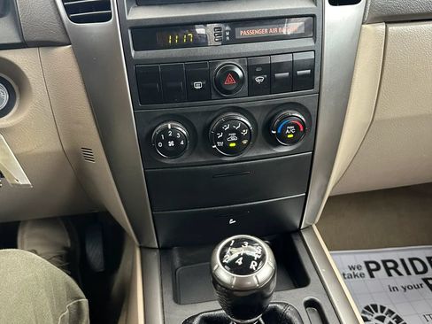 Used 2006 Kia Sorento 2WD image 5