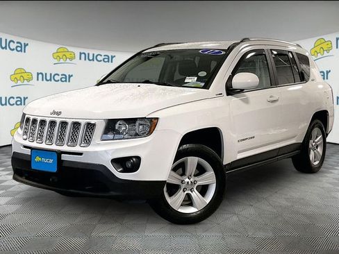 Used 2017 Jeep Compass Latitude AWD/4WD image 2