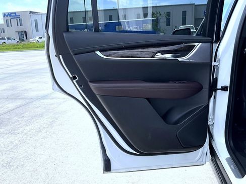 Used 2021 Cadillac XT6 Premium Luxury image 18