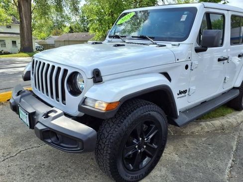 Used 2021 Jeep Wrangler Unlimited Sahara AWD/4WD image 7