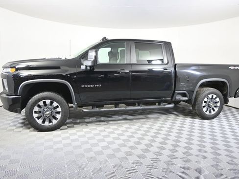 Used 2023 Chevrolet Silverado 2500 Custom w/ Custom Value Package image 2