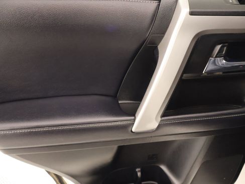Used 2018 Toyota 4Runner Limited AWD/4WD image 18