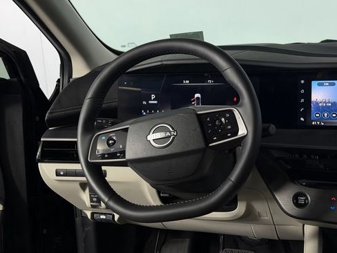 Used 2025 Nissan Murano SV AWD/4WD image 16