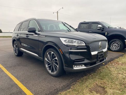Used 2020 Lincoln Aviator Reserve w/ Equipment Group 202A image 4