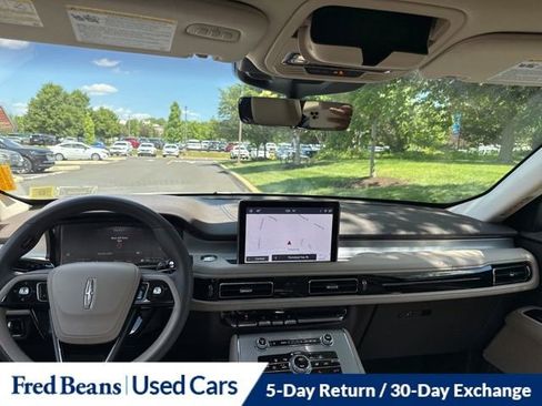 Used 2023 Lincoln Aviator AWD w/ Premium Package image 15