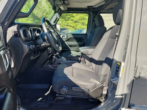 Used 2022 Jeep Gladiator Sport image 15