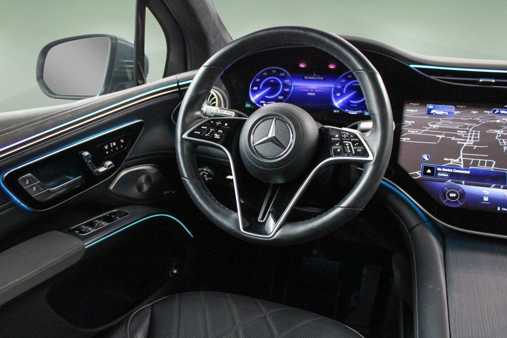 Used 2023 Mercedes-Benz EQS 580 4MATIC SUV w/ Exclusive Trim Package image 18