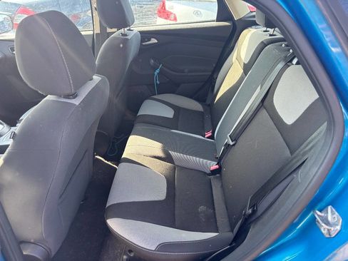 Used 2014 Ford Focus SE w/ SE Sport Package image 12