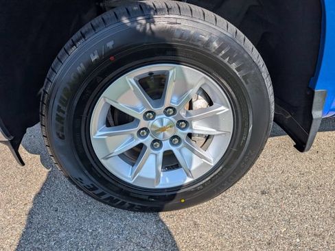 Used 2025 Chevrolet Silverado 1500 LT AWD/4WD image 25