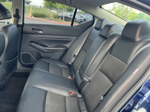 Used 2023 Nissan Altima 2.5 SR FWD image 14
