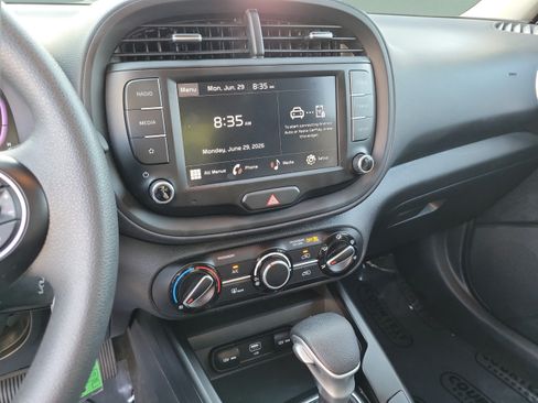 Certified 2023 Kia Soul LX w/ Option Group 015 FWD image 23