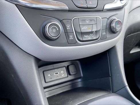 Certified 2024 Chevrolet Equinox LS w/ Driver Confidence II Package FWD image 31