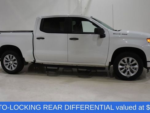 Used 2021 Chevrolet Silverado 1500 Custom w/ Safety Confidence Package image 3