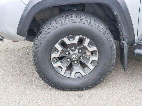 Used 2017 Toyota Tacoma SR5 image 7