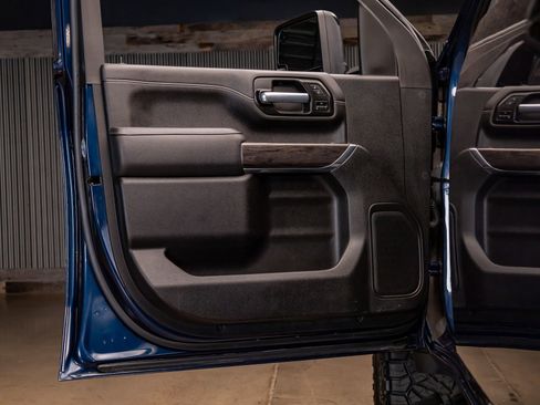 Used 2021 Chevrolet Silverado 2500 LTZ w/ LTZ Plus Package image 32