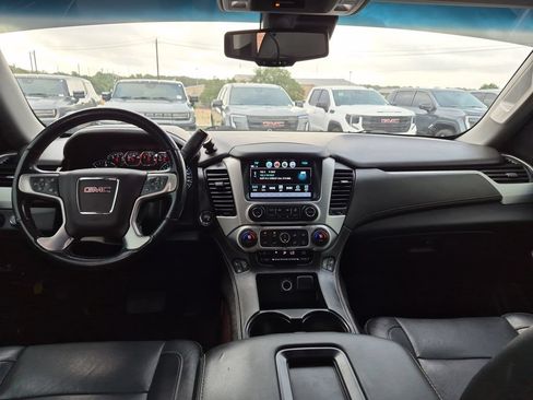 Used 2019 GMC Yukon XL SLT AWD/4WD image 32