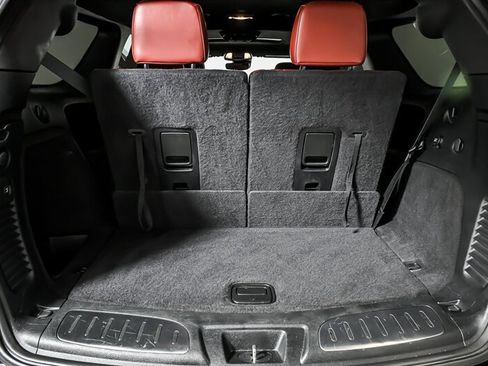 Used 2018 Dodge Durango SRT w/ SRT Interior Appearance Group AWD/4WD image 11