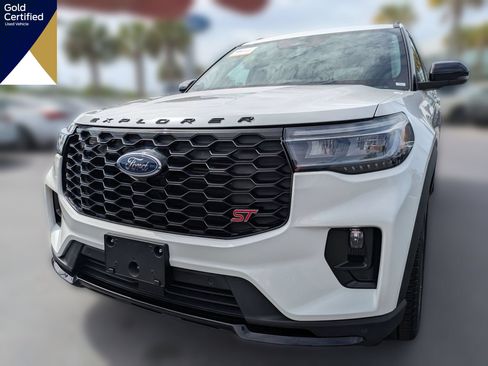 Certified 2025 Ford Explorer ST RWD image 11