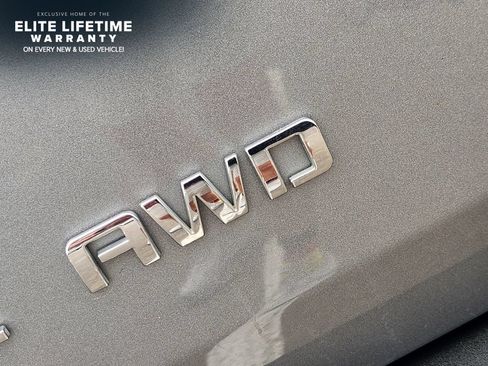 Used 2023 Chevrolet Traverse LS AWD/4WD image 7