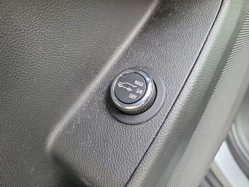 Certified 2023 Chevrolet Traverse LT FWD image 24