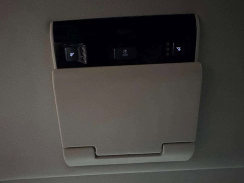 Used 2016 GMC Yukon Denali w/ Open Road Package image 34