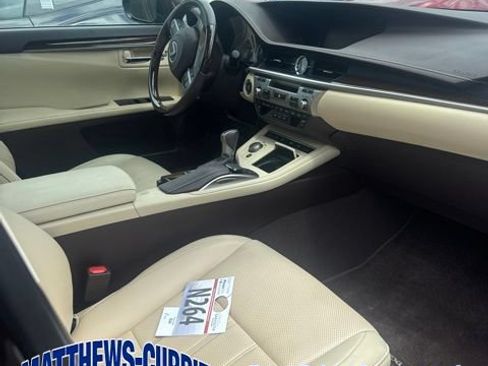 Used 2018 Lexus ES 350 w/ Luxury Package w/Wood Trim FWD image 4