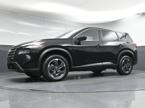 Certified 2024 Nissan Rogue SV image 23